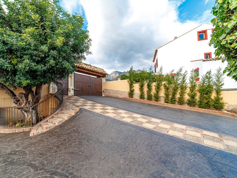 Villa for Sale in Marbella, Malaga 67