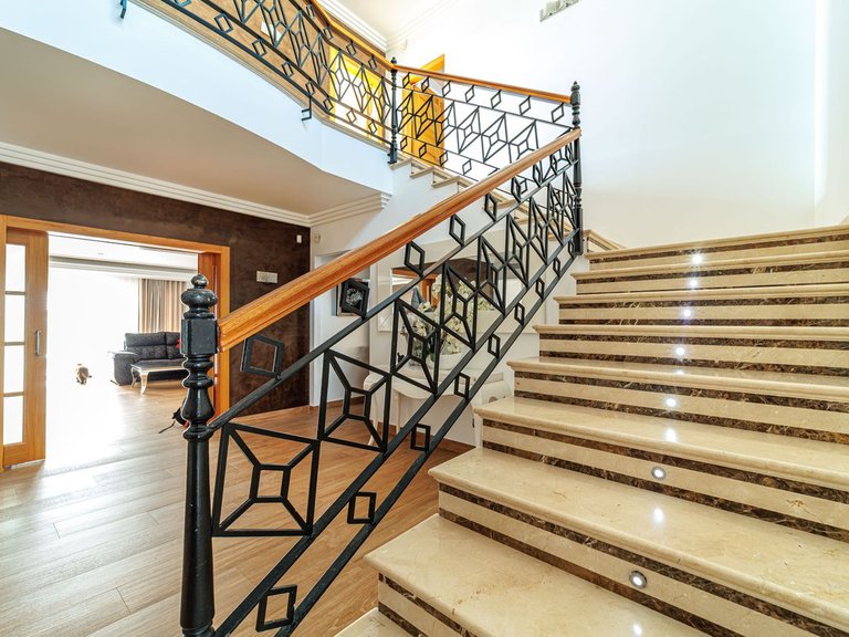 Villa for Sale in Marbella, Malaga 8