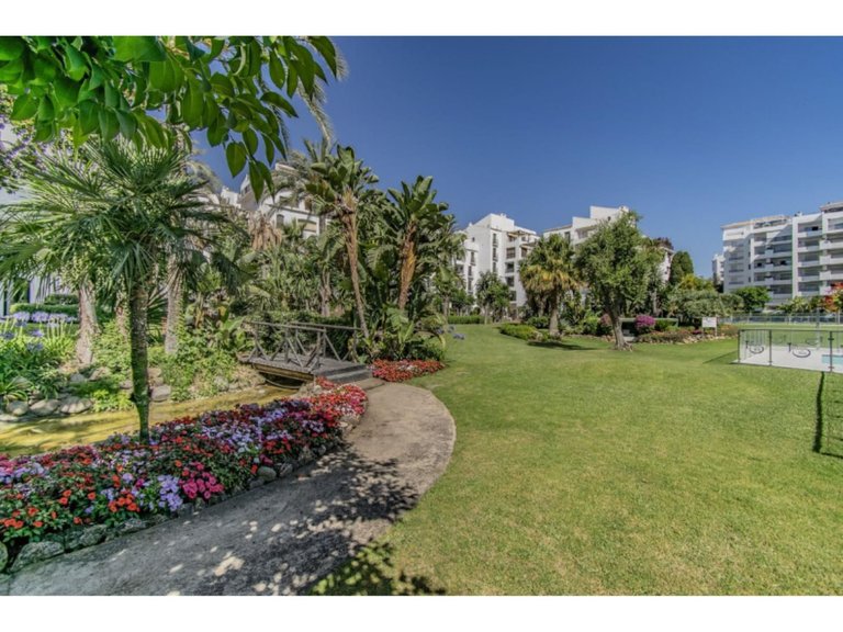 Apartment for Sale in Puerto Banús, Malaga 16