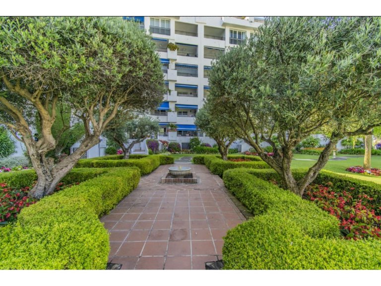 Apartment for Sale in Puerto Banús, Malaga 19