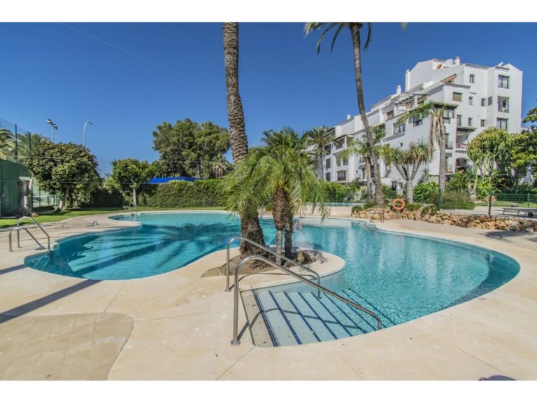 Apartment for Sale in Puerto Banús, Malaga 4