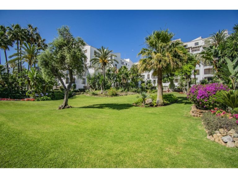 Apartment for Sale in Puerto Banús, Malaga 7