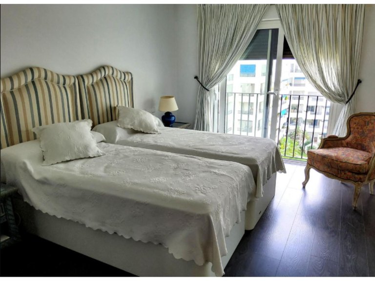 Apartment for Sale in Puerto Banús, Malaga 8