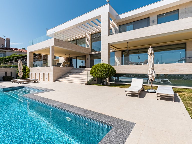 Villa for Sale in Benahavís, Malaga 1
