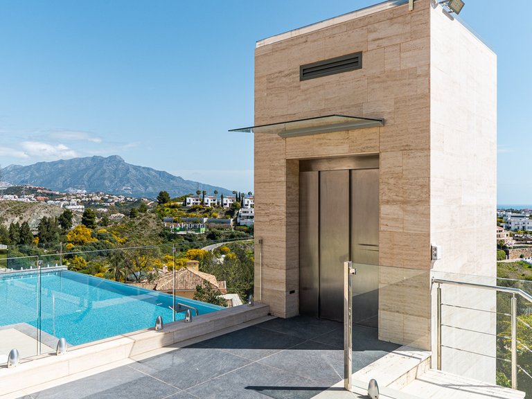 Villa for Sale in Benahavís, Malaga 31