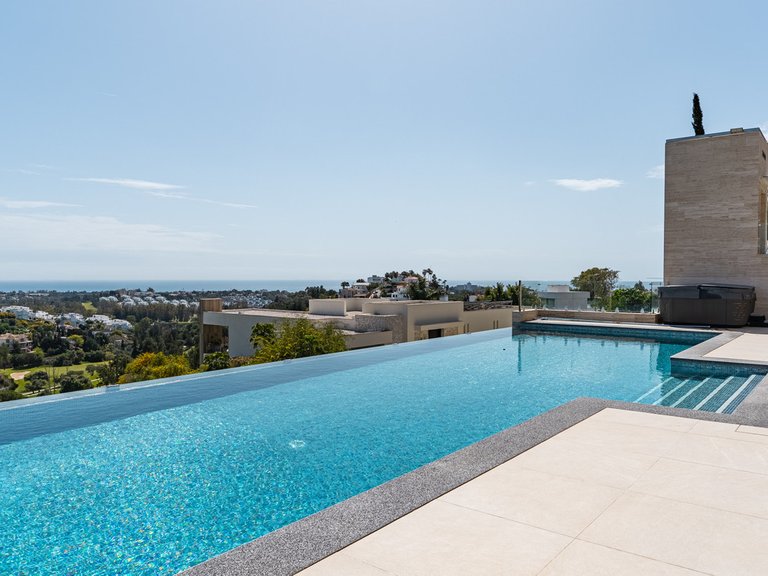Villa for Sale in Benahavís, Malaga 32