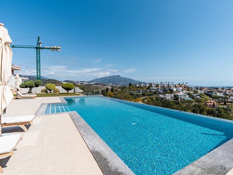 Villa for Sale in Benahavís, Malaga 33