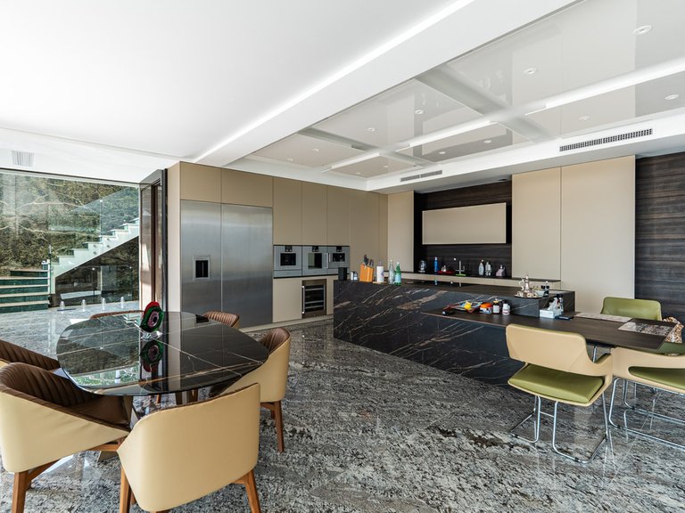 Villa for Sale in Benahavís, Malaga 9