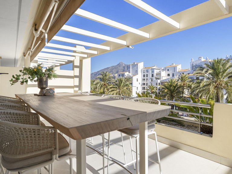 Apartment for Sale in Puerto Banús, Malaga 13