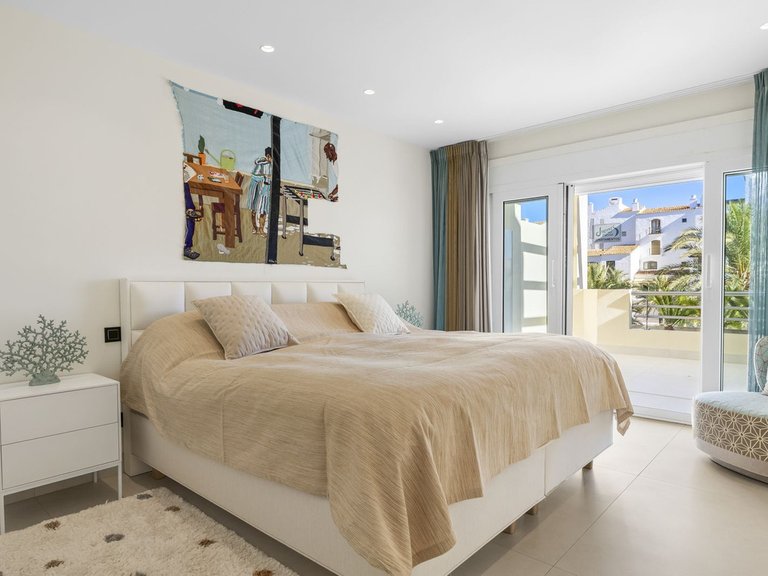 Apartment for Sale in Puerto Banús, Malaga 18