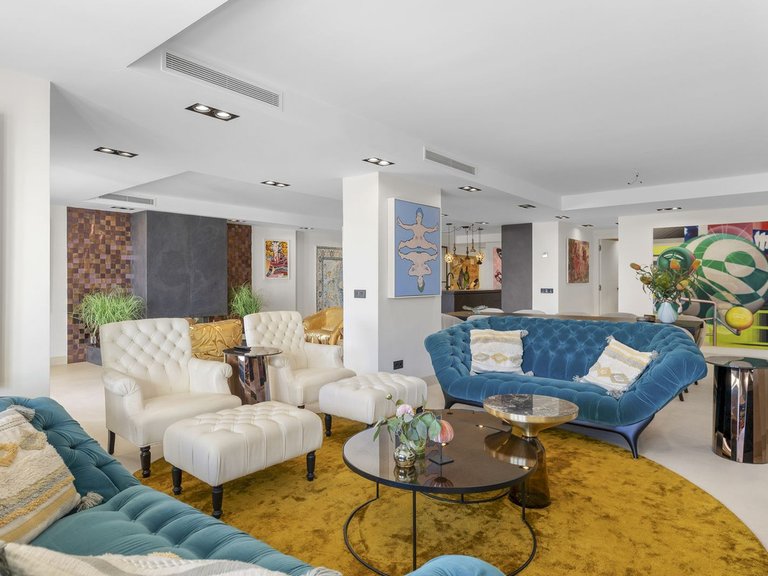 Apartment for Sale in Puerto Banús, Malaga 2