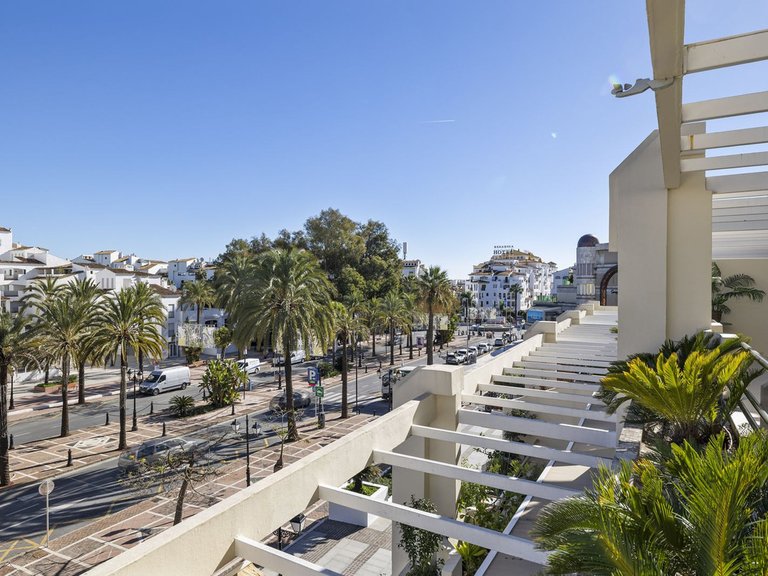 Apartment for Sale in Puerto Banús, Malaga 22