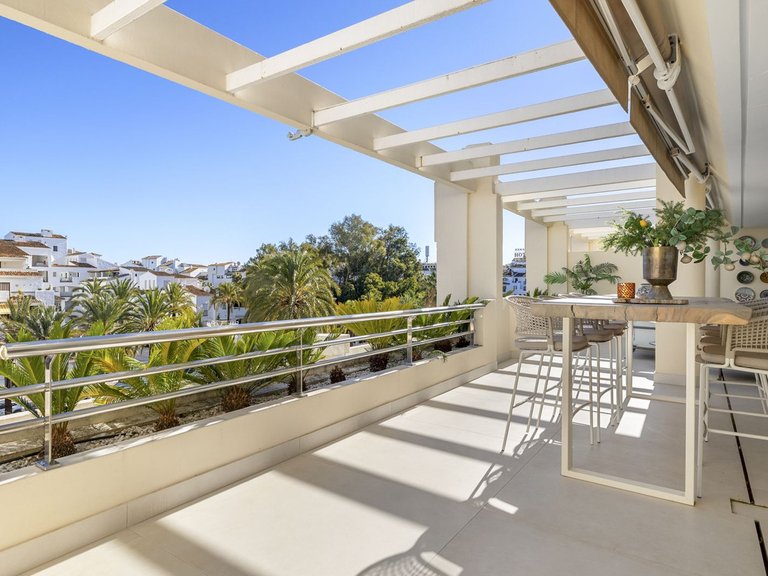 Apartment for Sale in Puerto Banús, Malaga 24