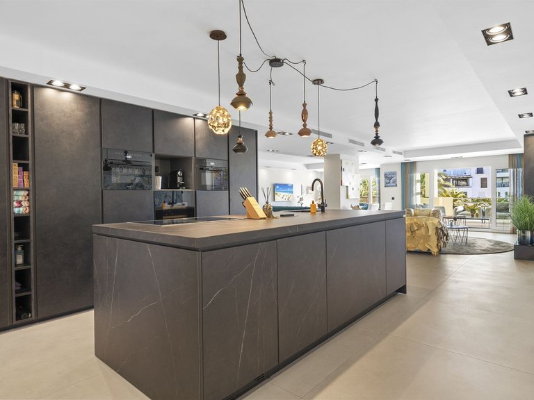 Apartment for Sale in Puerto Banús, Malaga 3