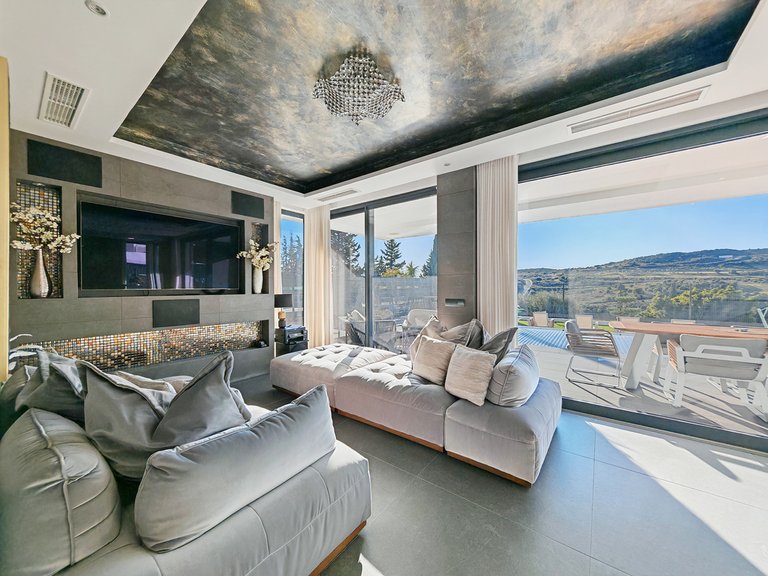 Villa for Sale in Valle Romano, Malaga 3