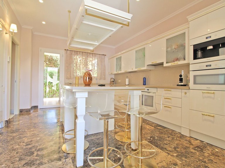 Villa for Sale in Bahía De Marbella, Malaga 10