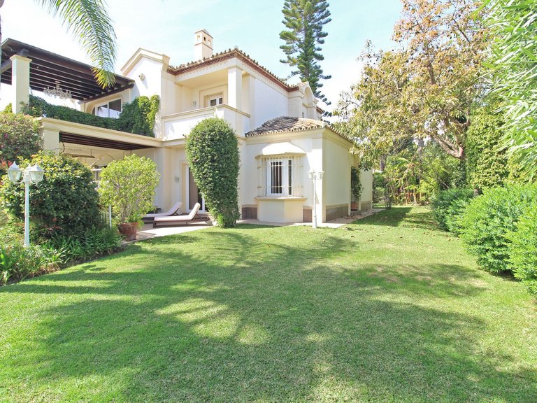 Villa for Sale in Bahía De Marbella, Malaga 26