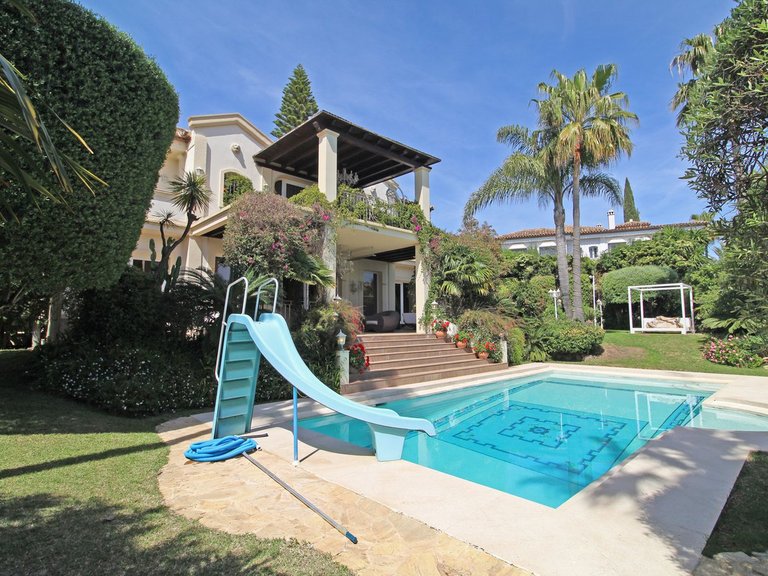 Villa for Sale in Bahía De Marbella, Malaga 4