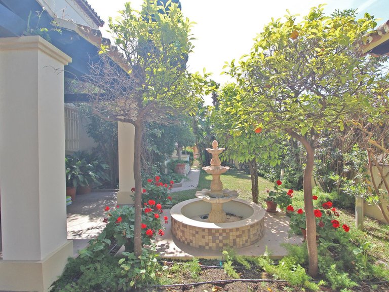Villa for Sale in Bahía De Marbella, Malaga 44
