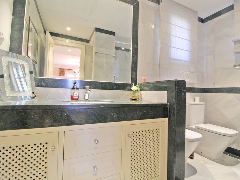 Villa for Sale in Bahía De Marbella, Malaga 46