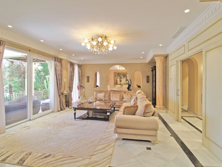 Villa for Sale in Bahía De Marbella, Malaga 5
