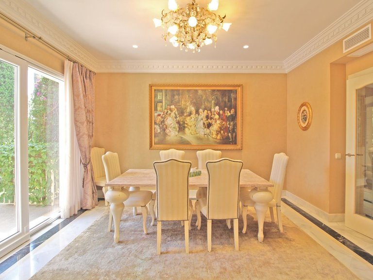 Villa for Sale in Bahía De Marbella, Malaga 7