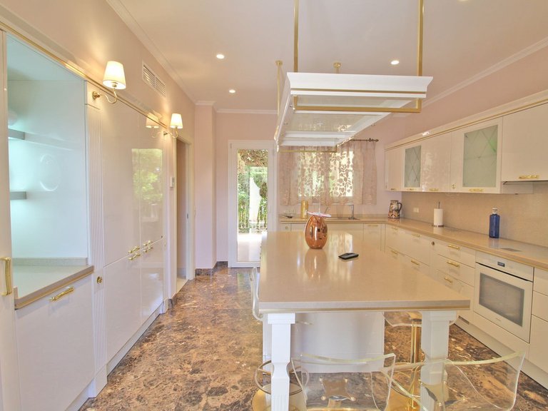 Villa for Sale in Bahía De Marbella, Malaga 9