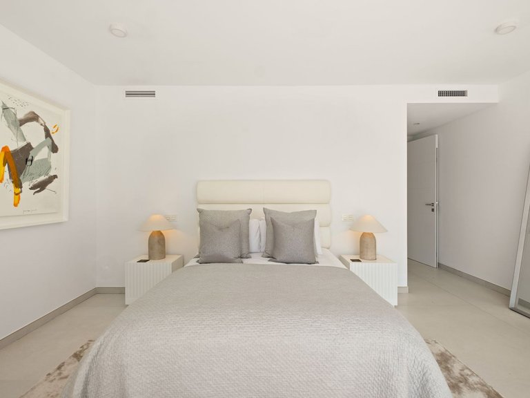 Villa for Sale in La Mairena, Malaga 26