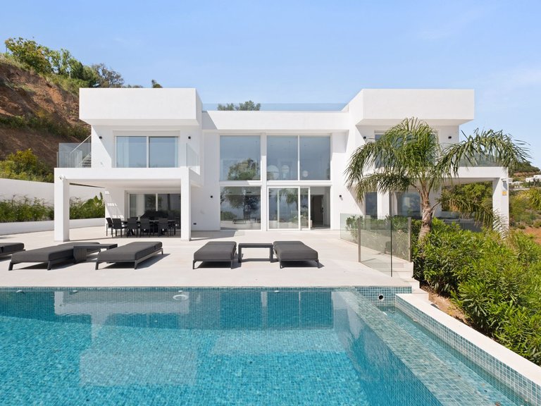 Villa for Sale in La Mairena, Malaga 48