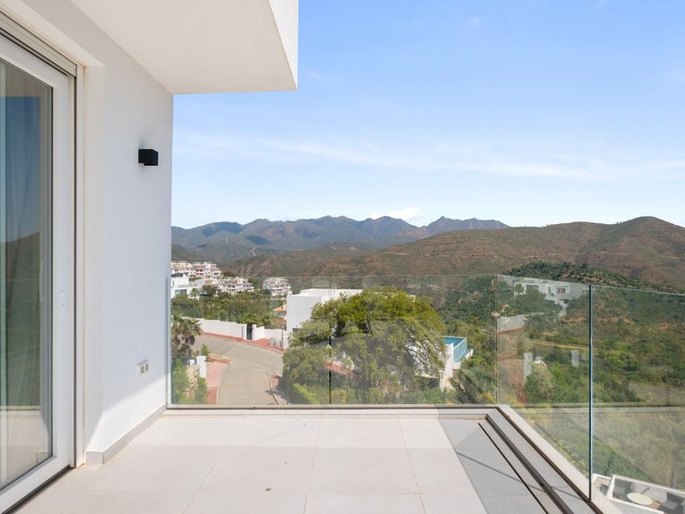 Villa for Sale in La Mairena, Malaga 50