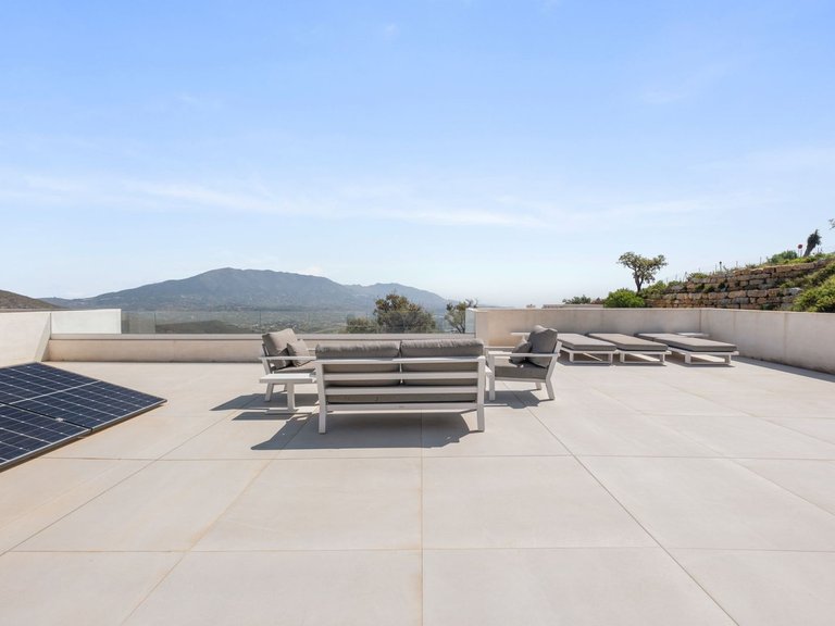 Villa for Sale in La Mairena, Malaga 53