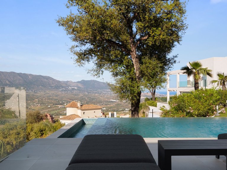 Villa for Sale in La Mairena, Malaga 57