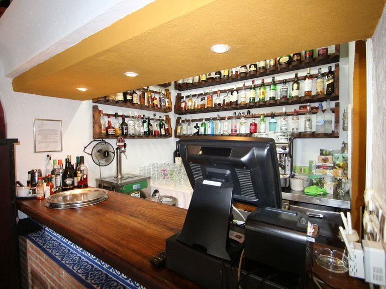 Commercial for Sale in El Paraiso, Malaga 10