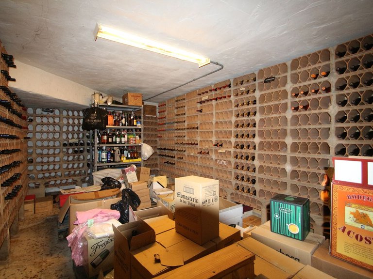 Commercial for Sale in El Paraiso, Malaga 21