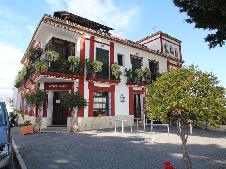 Commercial for Sale in El Paraiso, Malaga 4
