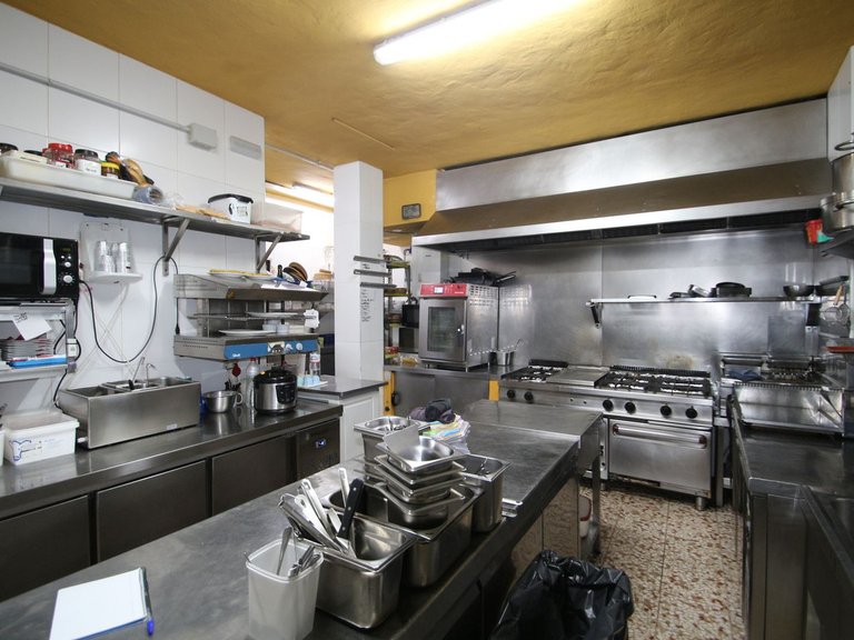 Commercial for Sale in El Paraiso, Malaga 7