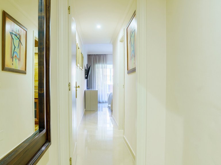 Apartment for Sale in Puerto Banús, Malaga 11