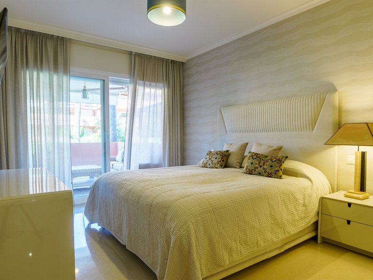 Apartment for Sale in Puerto Banús, Malaga 12