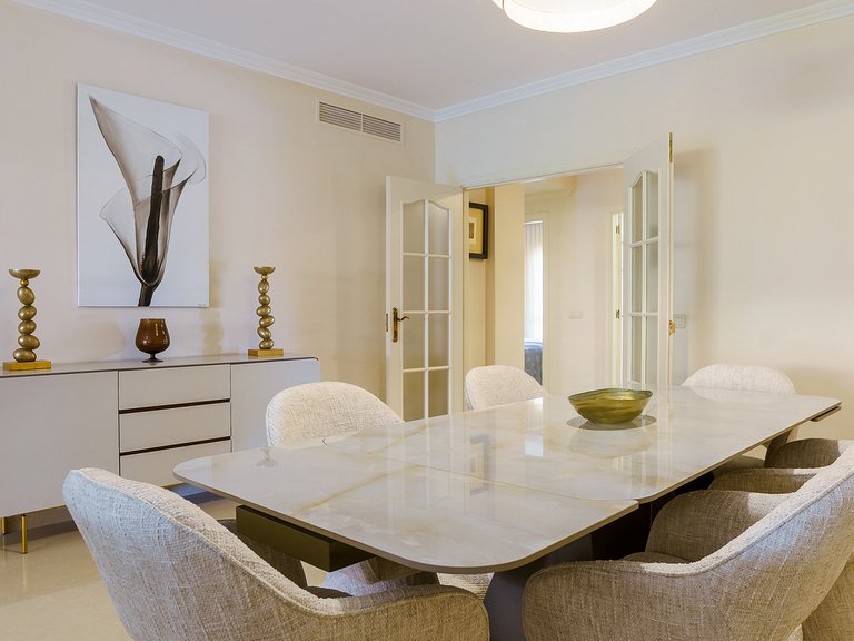 Apartment for Sale in Puerto Banús, Malaga 2