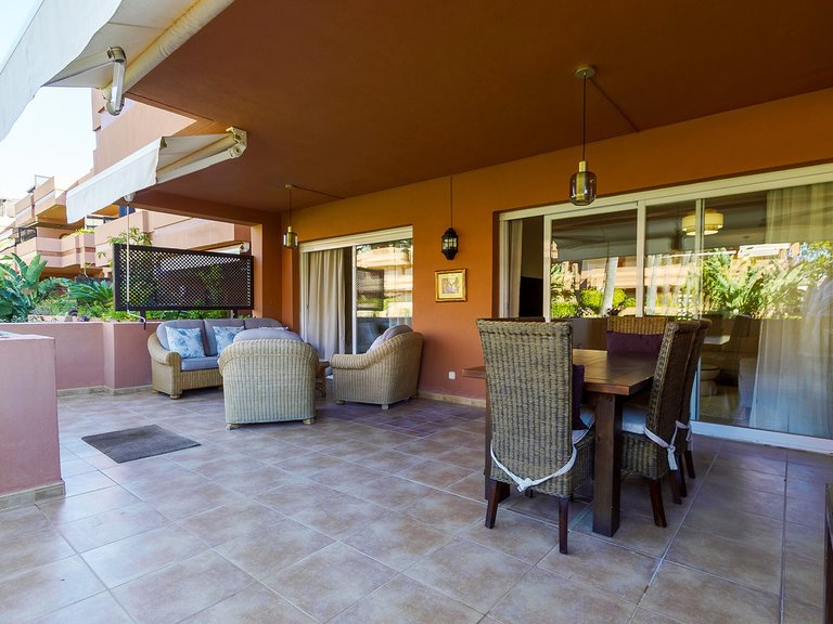 Apartment for Sale in Puerto Banús, Malaga 23
