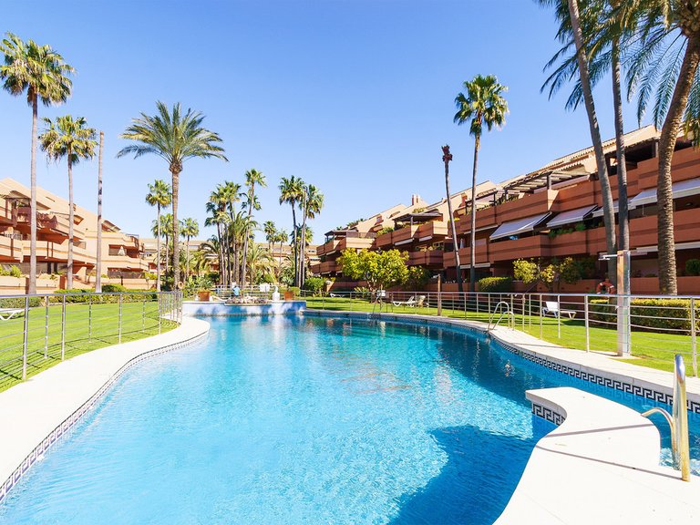 Apartment for Sale in Puerto Banús, Malaga 24