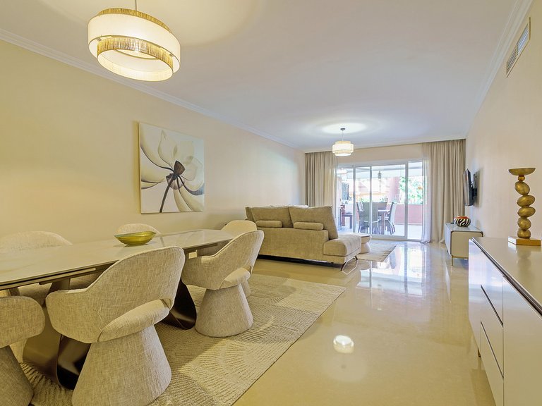Apartment for Sale in Puerto Banús, Malaga 4