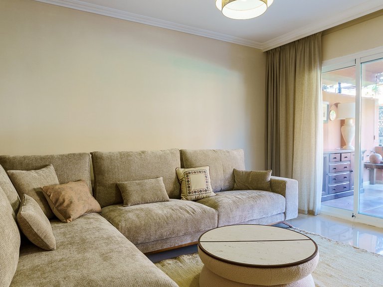Apartment for Sale in Puerto Banús, Malaga 5