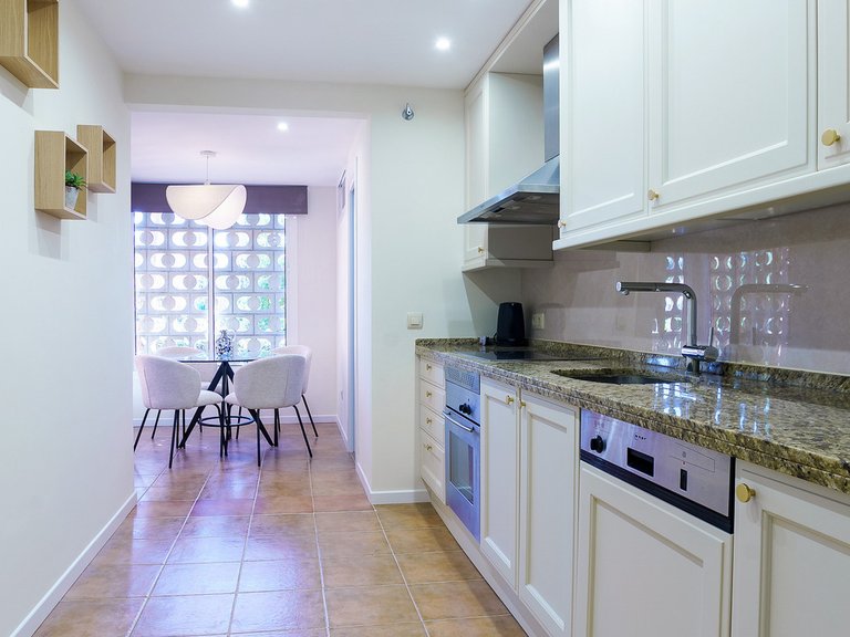 Apartment for Sale in Puerto Banús, Malaga 9