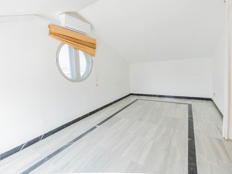Apartment for Sale in Fuengirola, Malaga 16