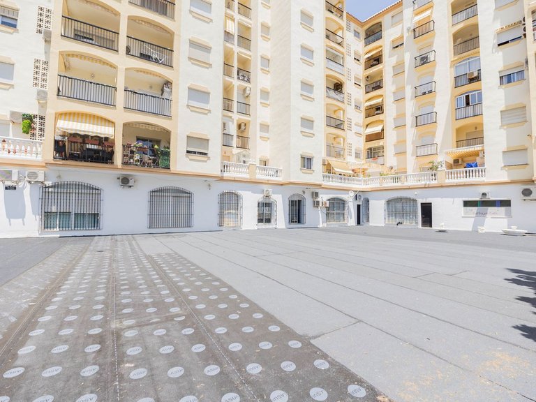 Apartment for Sale in Fuengirola, Malaga 41