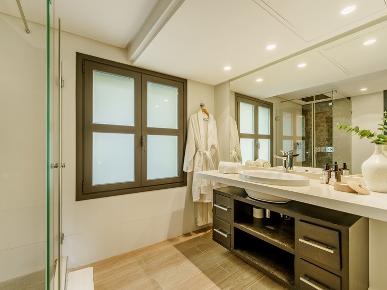 Villa for Sale in Costa del Sol Nueva Andalucía, Malaga 20
