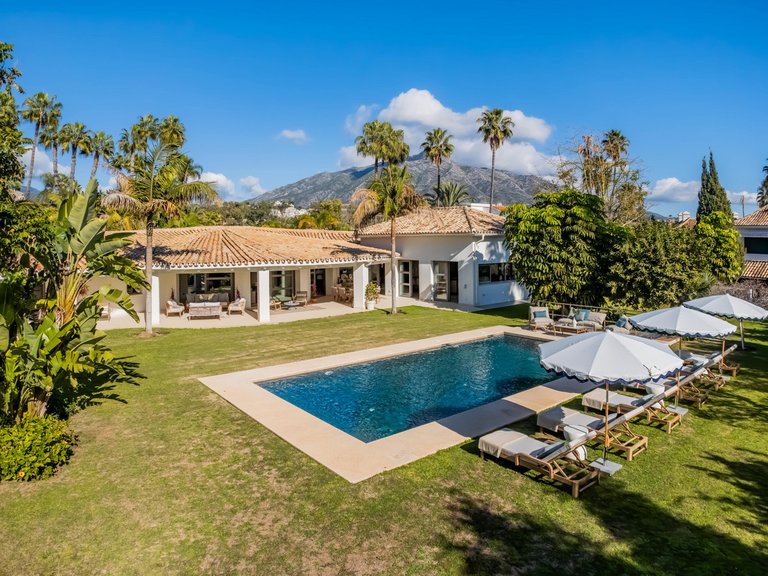 Villa for Sale in Costa del Sol Nueva Andalucía, Malaga 43