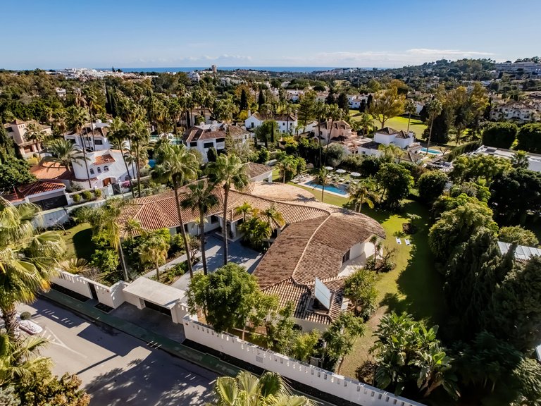 Villa for Sale in Costa del Sol Nueva Andalucía, Malaga 44
