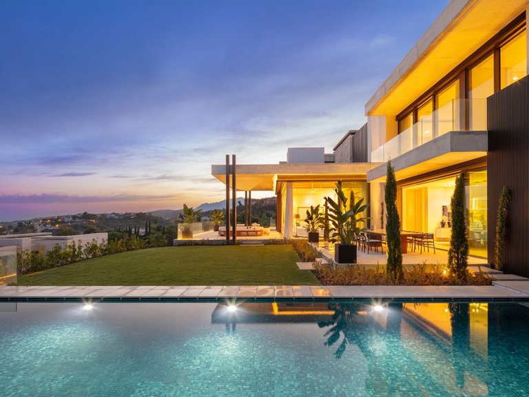 Villa for Sale in Benahavís, Malaga 1